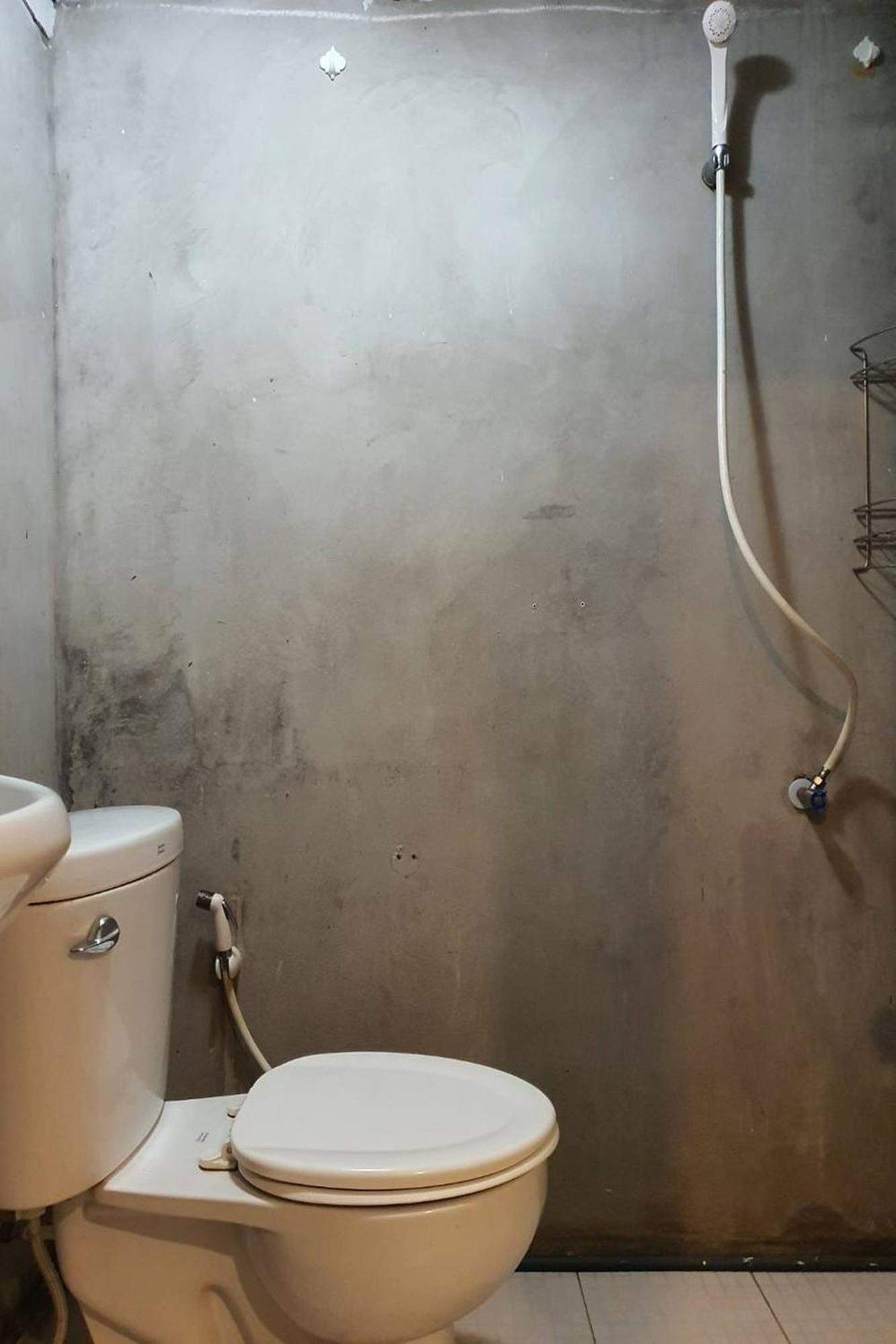Freesia Saladaeng Silom Apartments 방콕 외부 사진