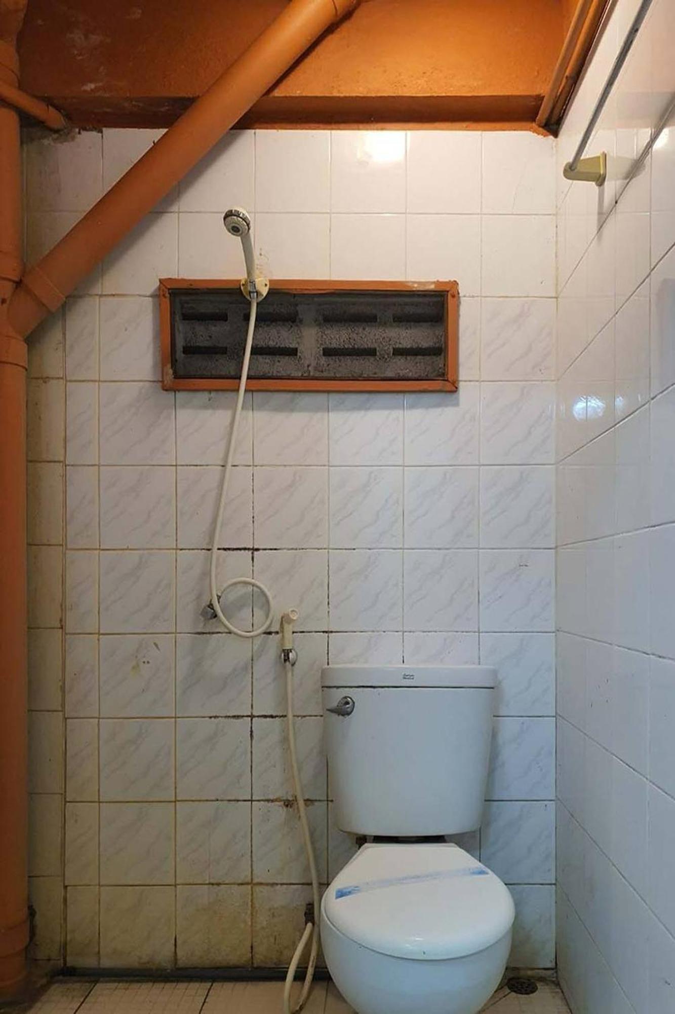 Freesia Saladaeng Silom Apartments 방콕 외부 사진